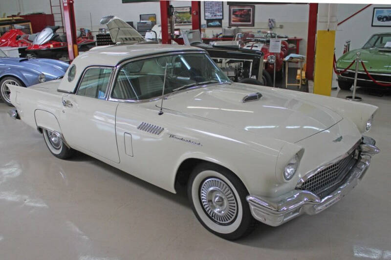1957 Ford Thunderbird