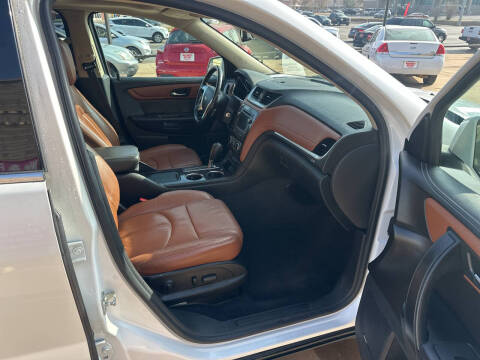 2017 Chevrolet Traverse LT