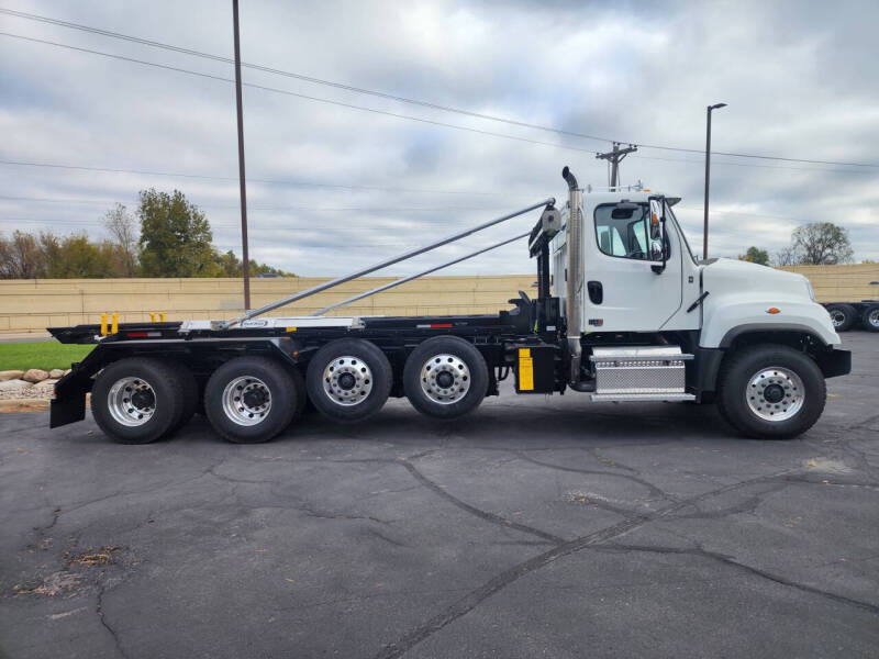 2026 Freightliner 114 SD