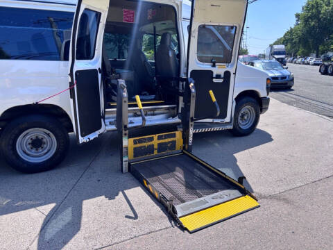 2011 Ford E-Series E-350 SD