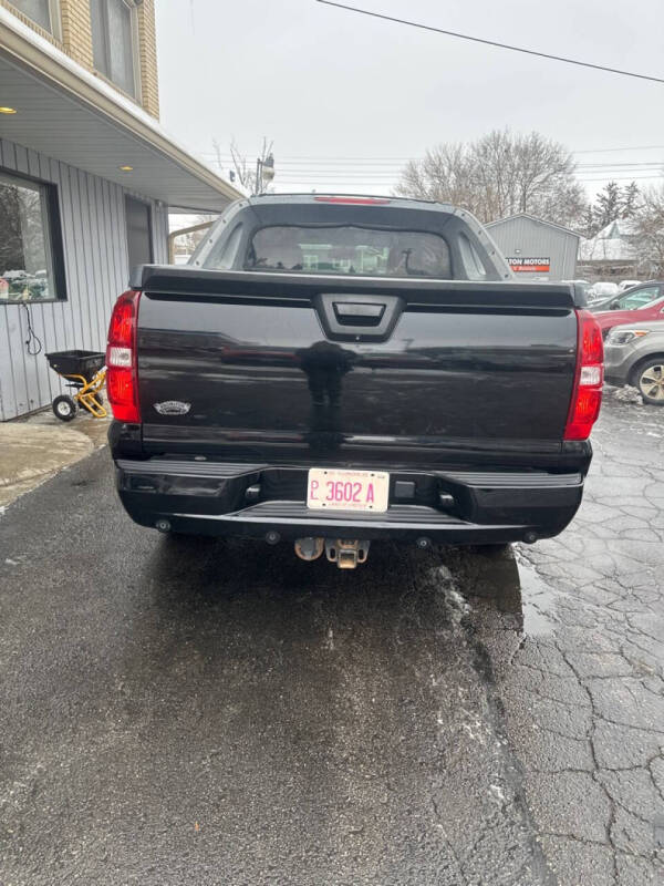 2011 Chevrolet Avalanche LS