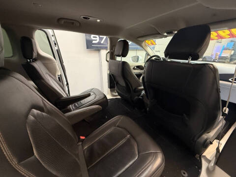 2019 Chrysler Pacifica Touring L