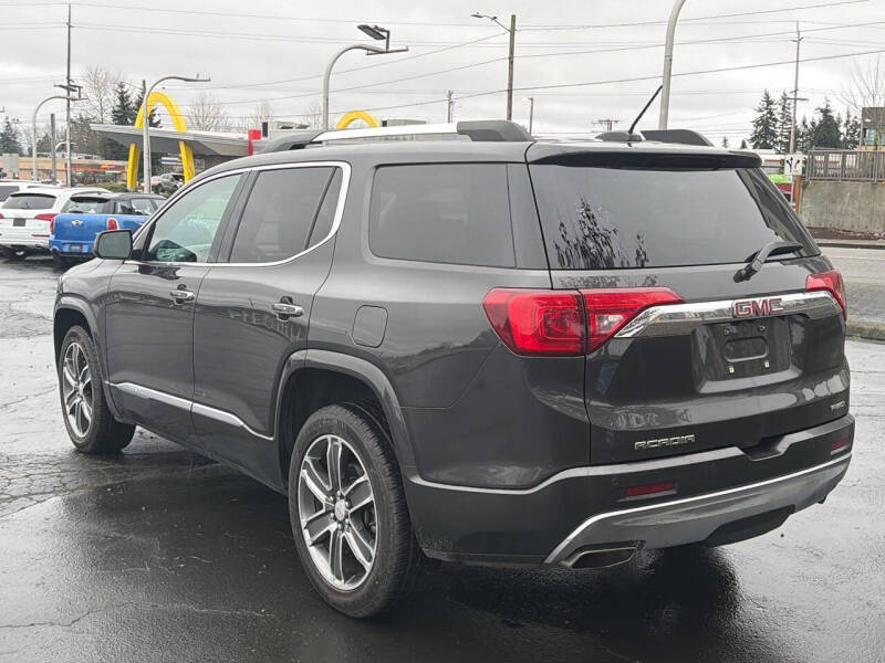 2017 GMC Acadia Denali