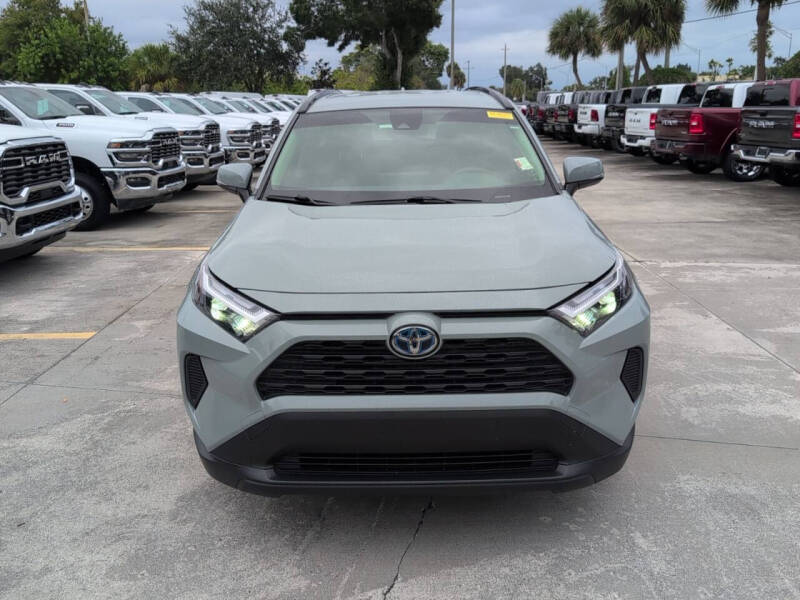 2022 Toyota RAV4 Hybrid XLE