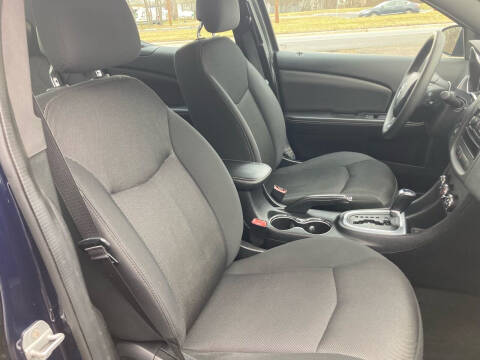 2013 Dodge Avenger SE