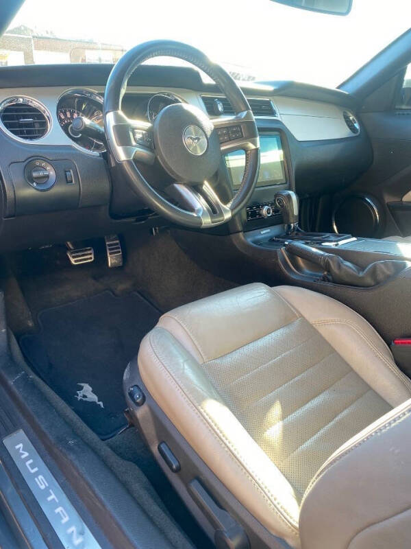 2014 Ford Mustang V6