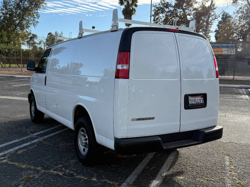 2023 Chevrolet Express 2500