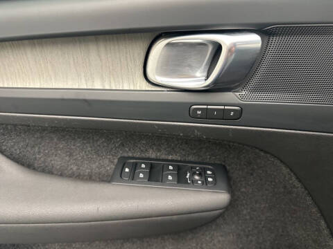 2023 Volvo XC40 B5 Core