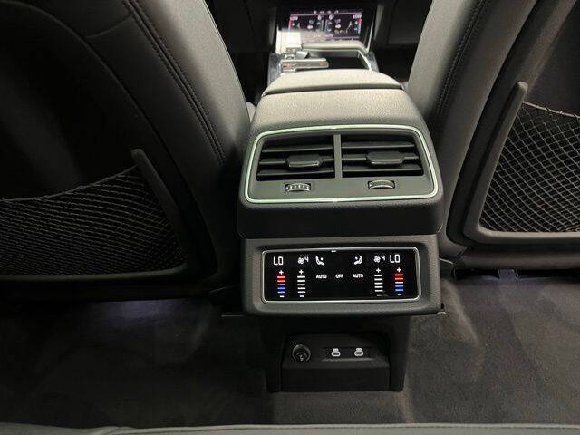 2022 Audi e-tron quattro Premium