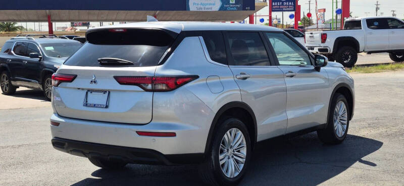 2024 Mitsubishi Outlander ES