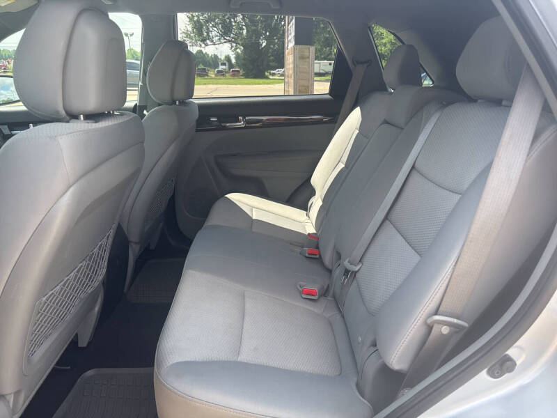 2011 Kia Sorento LX