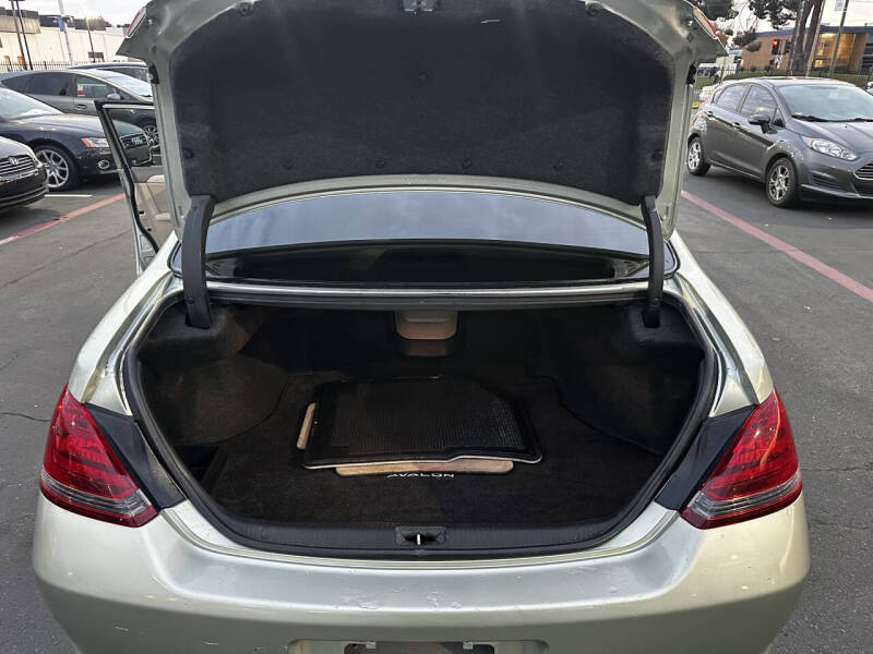 2008 Toyota Avalon XL