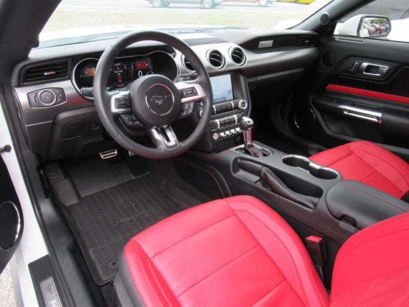 2022 Ford Mustang EcoBoost