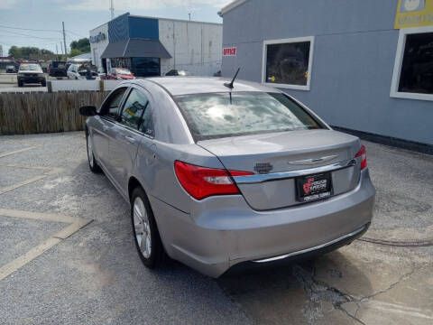 2013 Chrysler 200 Touring