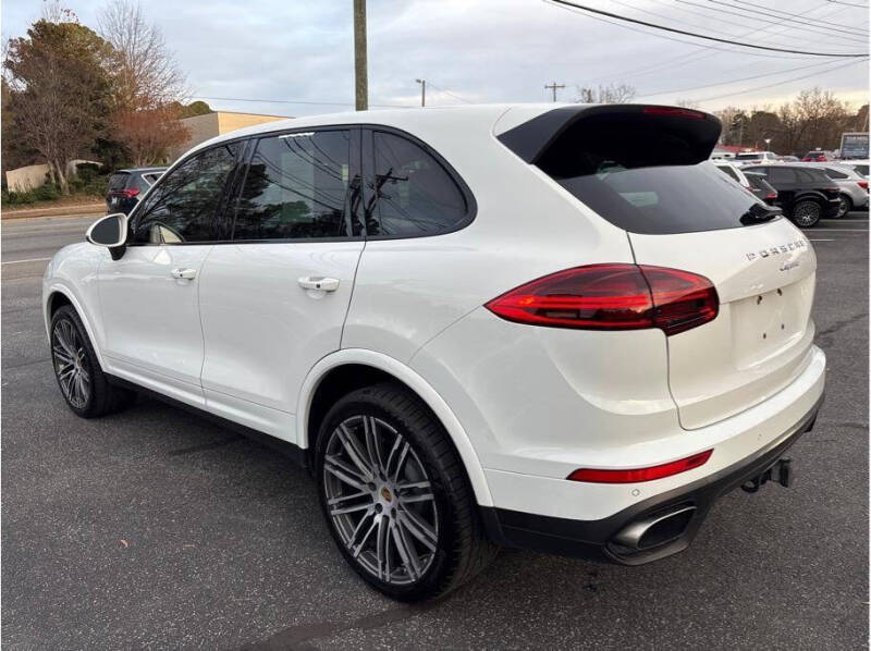 2017 Porsche Cayenne Platinum Edition
