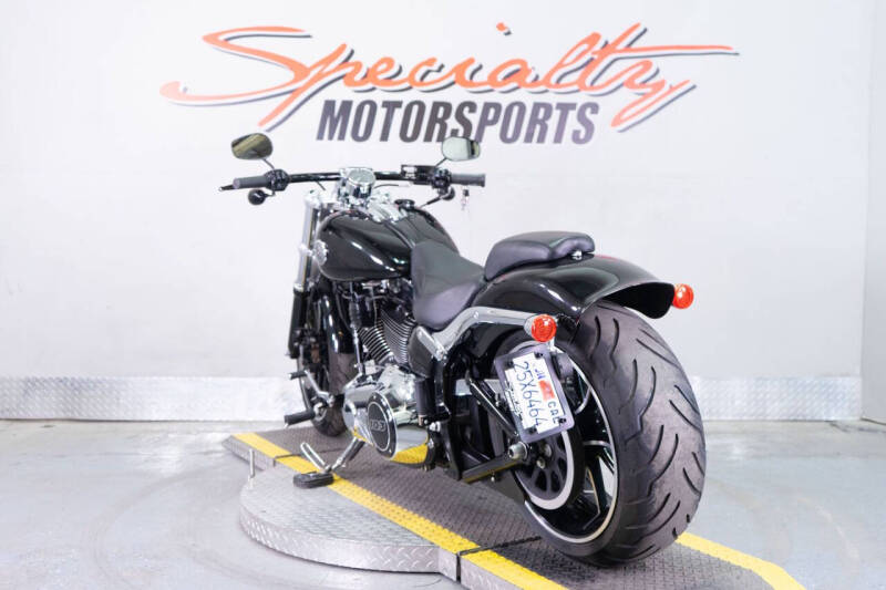 2015 Harley-Davidson Breakout