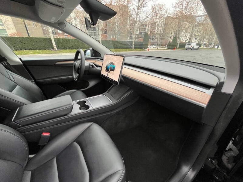 2023 Tesla Model Y Long Range