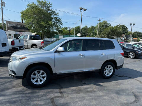 2013 Toyota Highlander for sale at Aurora Auto Center Inc in Aurora IL