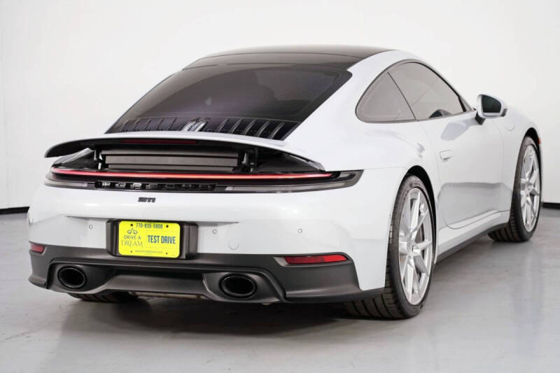 2025 Porsche 911 Carrera