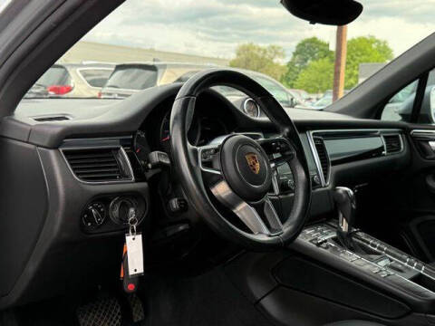 2017 Porsche Macan