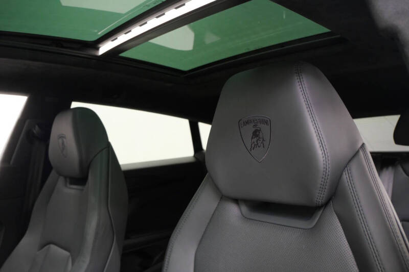 2023 Lamborghini Urus S