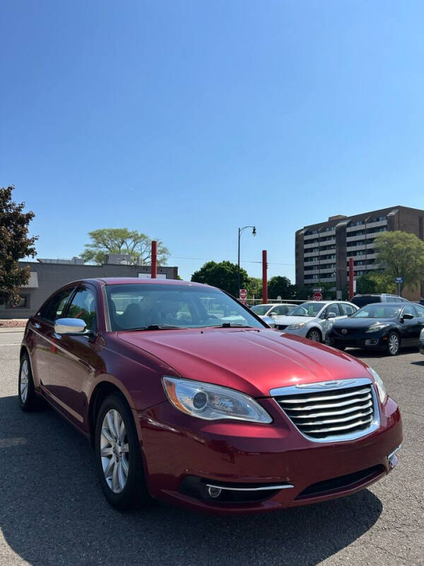 2012 Chrysler 200 Limited photo 2