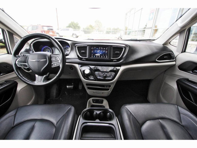 2020 Chrysler Pacifica Touring L