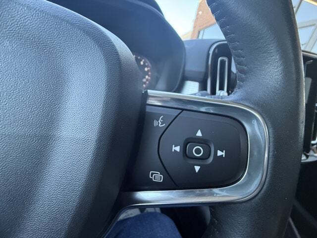 2020 Volvo XC40 T5 Momentum