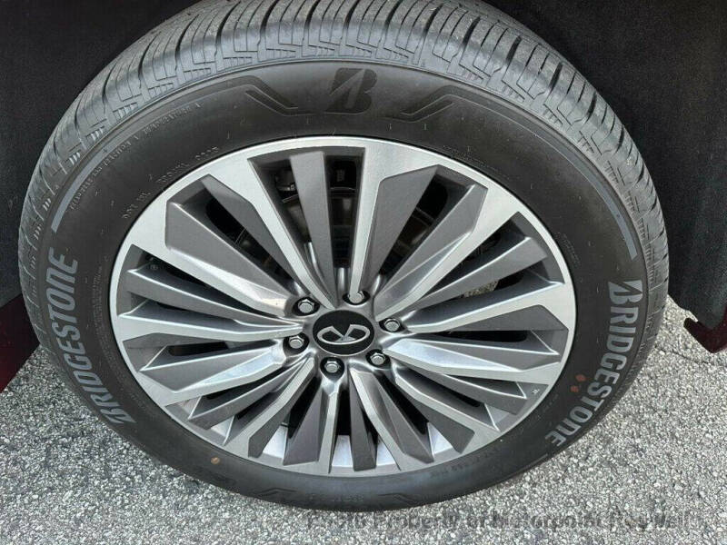 2025 Infiniti QX80 Sensory