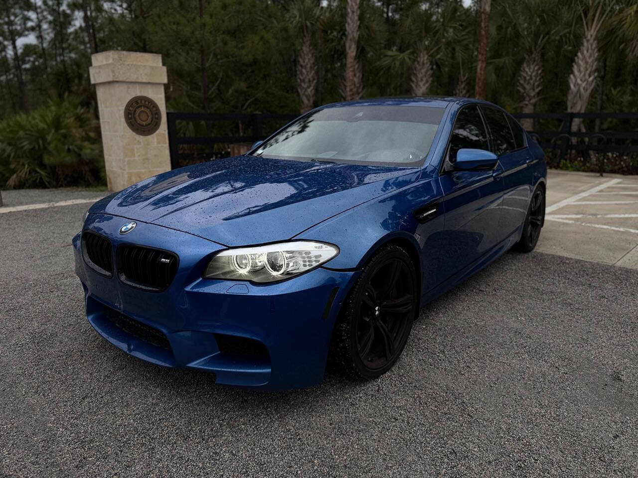 2013 BMW M5 Base 4dr Sedan - Monte Carlo Blue Metallic exterior view 2