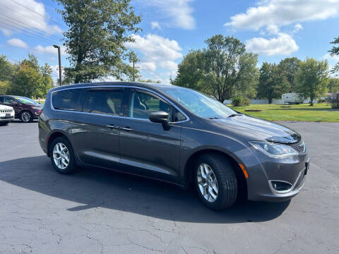 2017 Chrysler Pacifica Touring-L