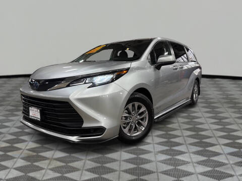 2021 Toyota Sienna LE 8-Passenger