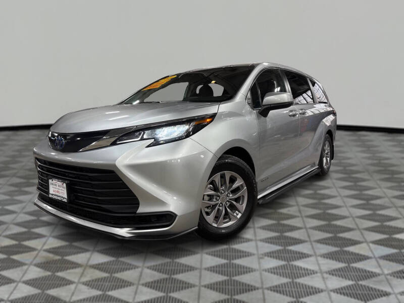 2021 Toyota Sienna LE 8-Passenger