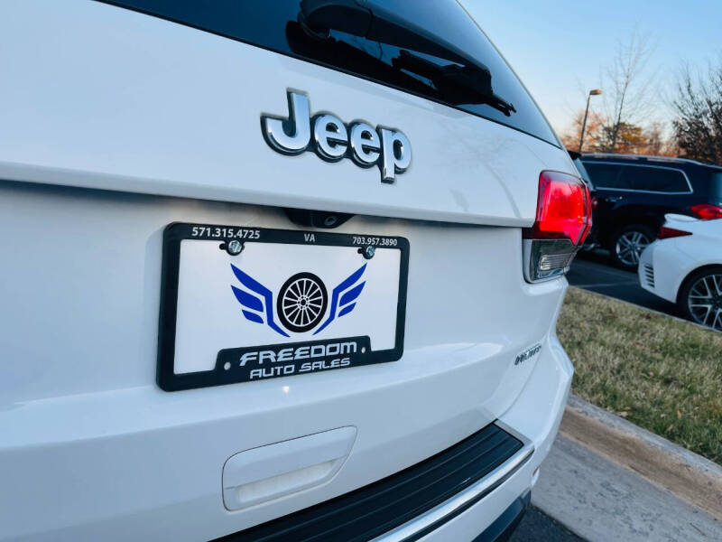 2015 Jeep Grand Cherokee Limited photo 12