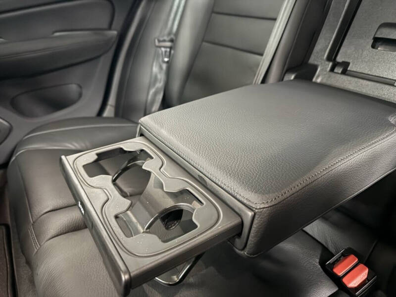 2024 Volvo S60 B5 Plus Dark Theme