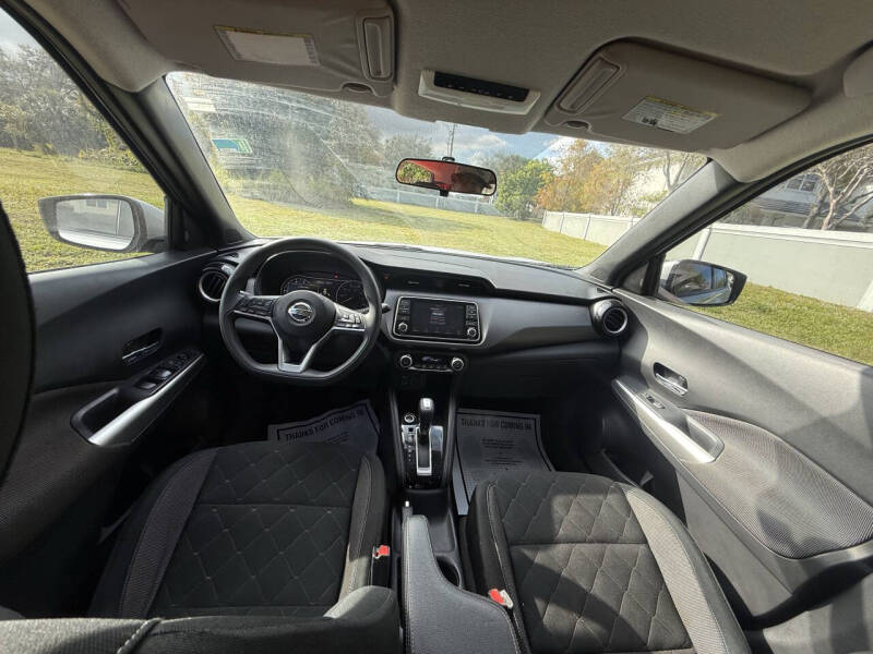 2020 Nissan Kicks SV