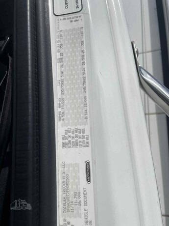 2015 Freightliner M2 106