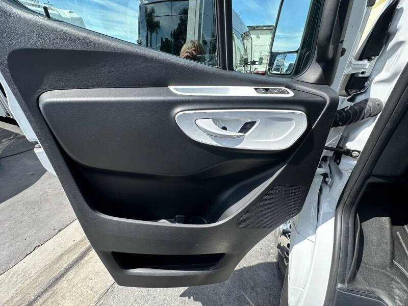 2022 Mercedes-Benz Sprinter Limousine