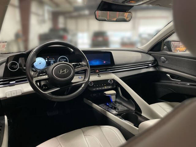 2024 Hyundai Elantra Limited