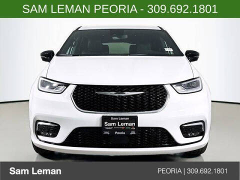 2026 Chrysler Pacifica Select