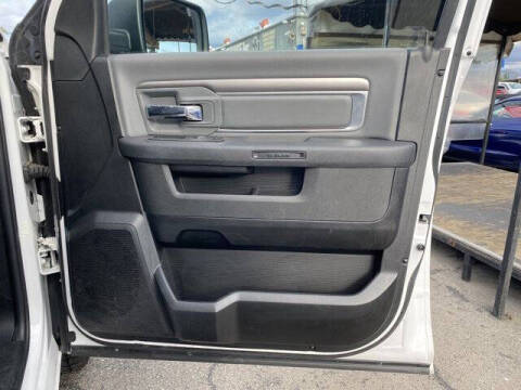 2024 RAM 1500 Classic SLT