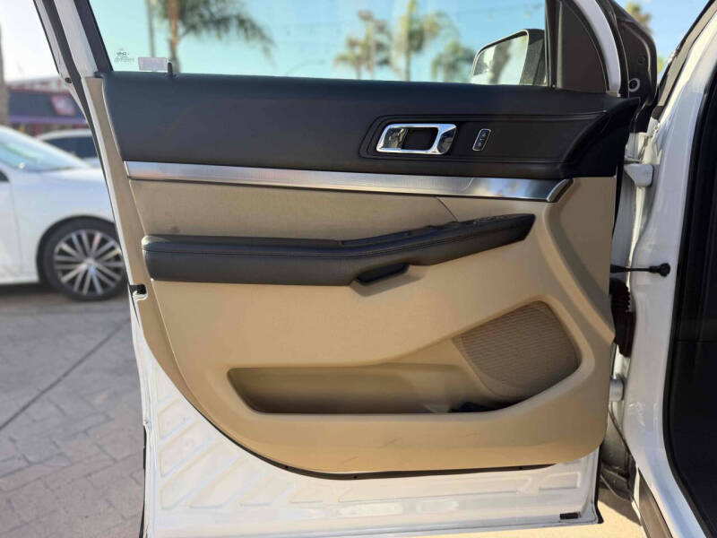 2016 Ford Explorer