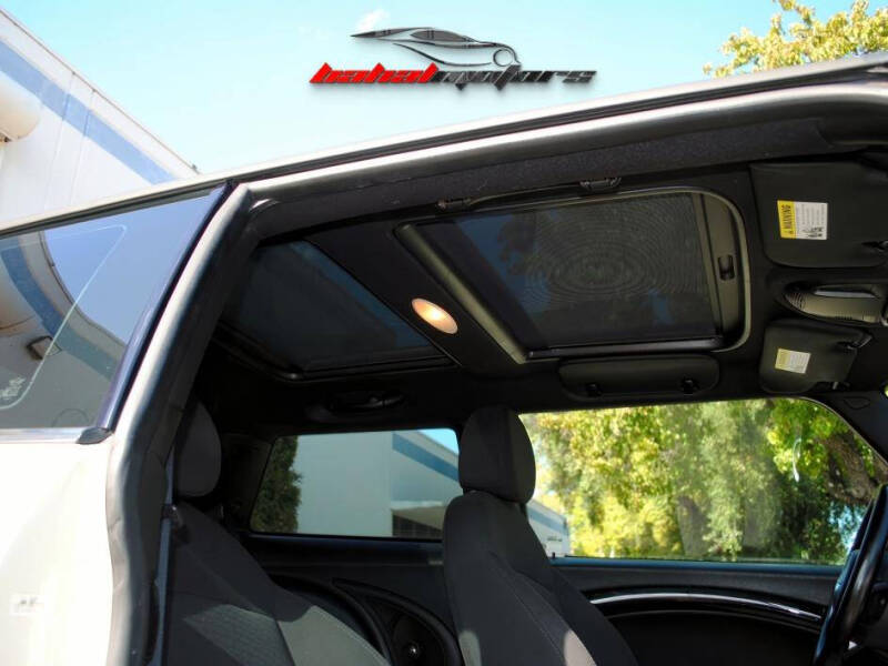 2010 MINI Cooper John Cooper Works