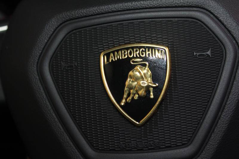 2025 Lamborghini Urus SE