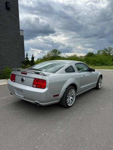 2006 Ford Mustang GT Deluxe