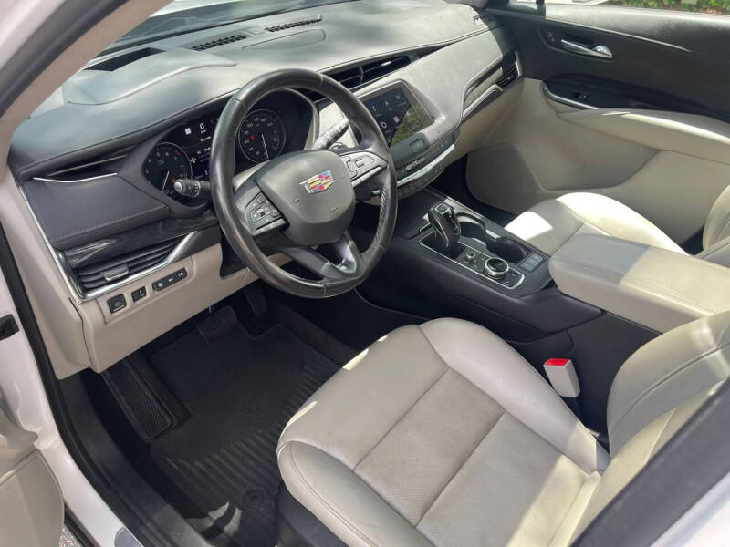 2019 Cadillac XT4 Premium Luxury