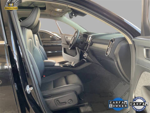 2025 Volvo XC40 B5 Plus Bright Theme