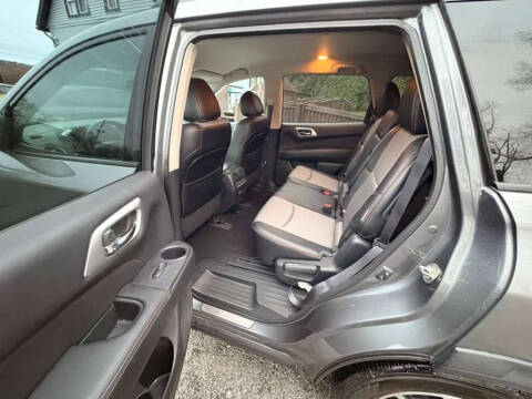 2020 Nissan Pathfinder SV