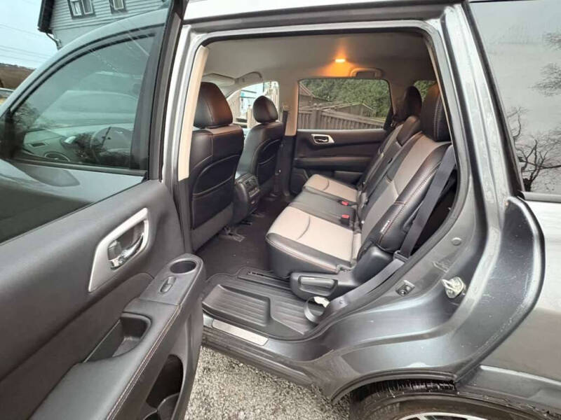 2020 Nissan Pathfinder SV