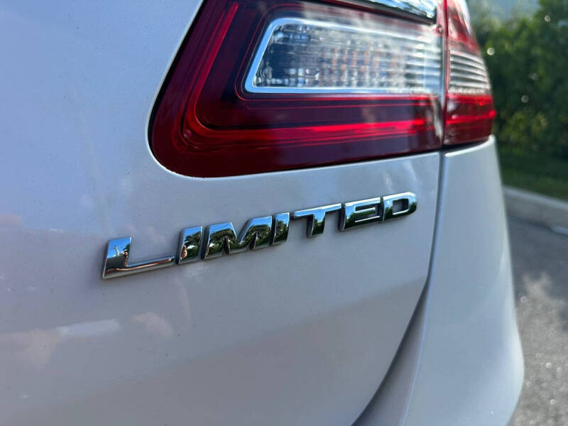 2019 Ford Taurus Limited